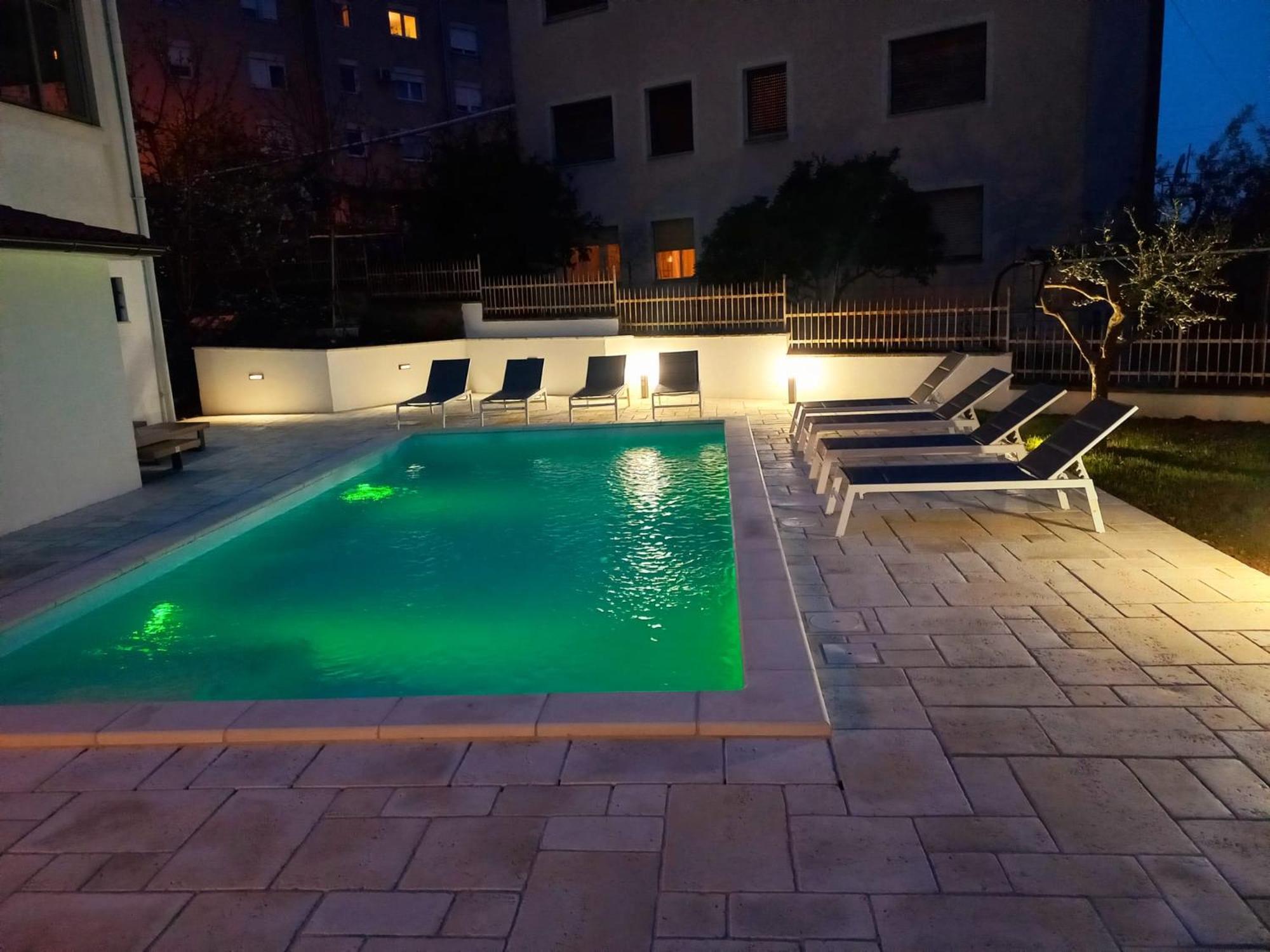 Big Swimming Pool Apartment Monvidal Pula Zewnętrze zdjęcie