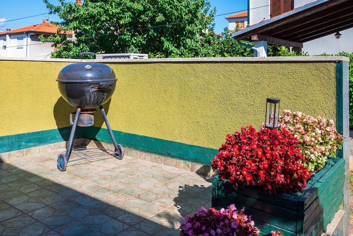 Big Swimming Pool Apartment Monvidal Pula Zewnętrze zdjęcie