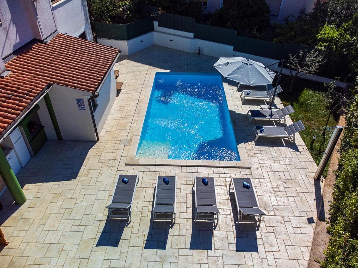 Big Swimming Pool Apartment Monvidal Pula Zewnętrze zdjęcie