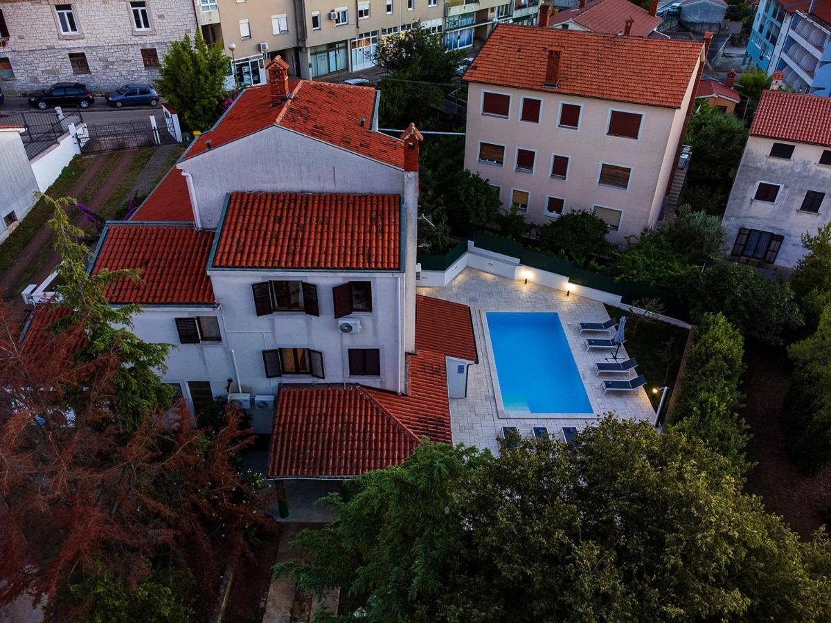 Big Swimming Pool Apartment Monvidal Pula Zewnętrze zdjęcie