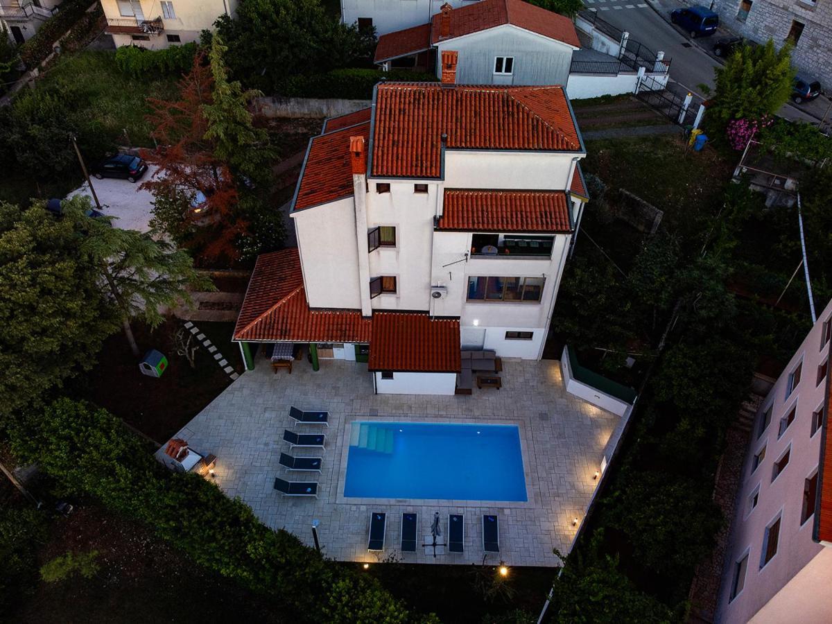 Big Swimming Pool Apartment Monvidal Pula Zewnętrze zdjęcie