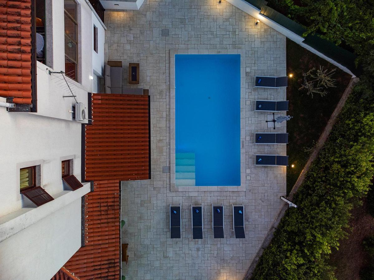 Big Swimming Pool Apartment Monvidal Pula Zewnętrze zdjęcie