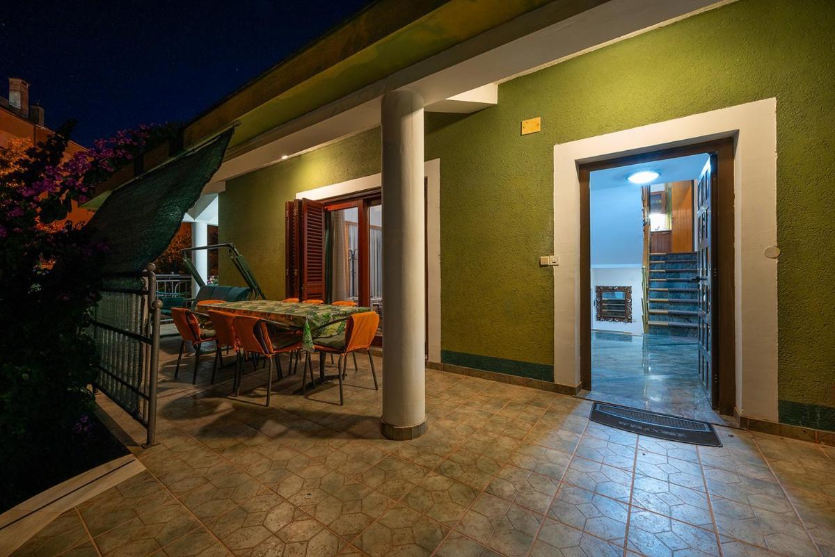 Big Swimming Pool Apartment Monvidal Pula Zewnętrze zdjęcie