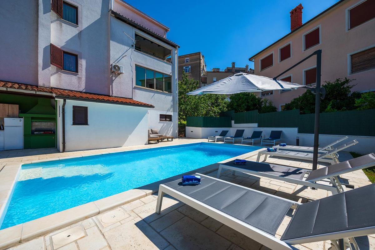 Big Swimming Pool Apartment Monvidal Pula Zewnętrze zdjęcie