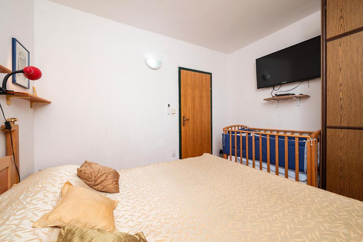 Big Swimming Pool Apartment Monvidal Pula Zewnętrze zdjęcie